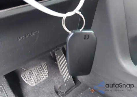 2025 Toyota Sienna Xle z USA, uszkodzony, nr VIN 5TDJRKEC6SS249766